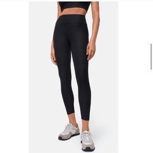 Outdoor Voices 7/8 warm up leggings size medium